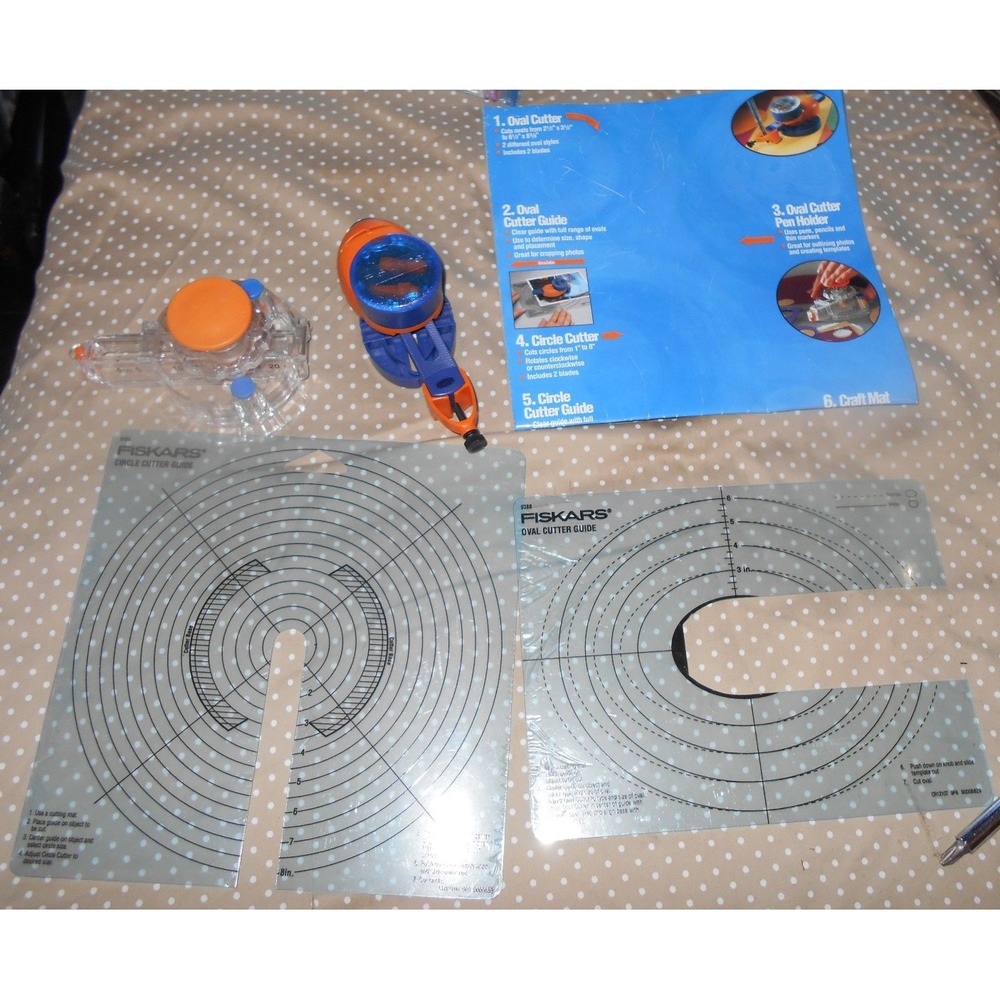 Fiskars 5 Piece OVAL and CIRCLE CUTTING set with craft mat and cutter guides